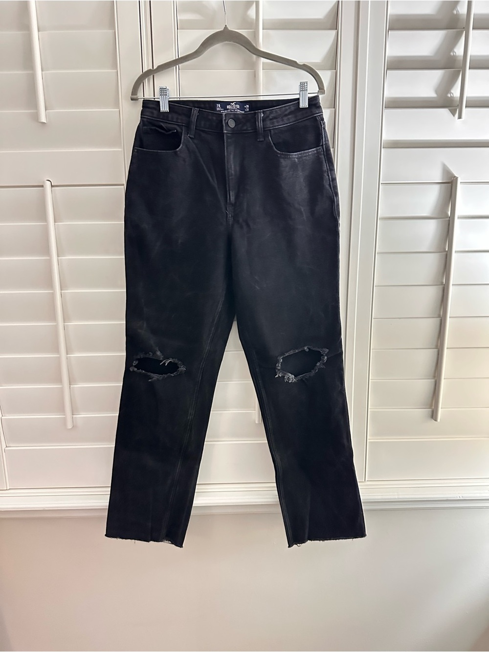 Hollister Black Straight-Leg Distressed Jeans